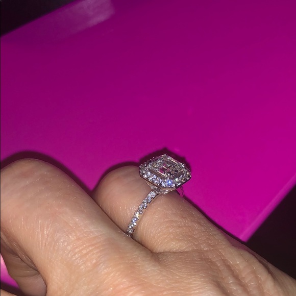 Jewelry - Picture 4 of 5